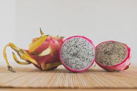   Fruit:   Hylocereus   undatus ; Photo by Monkeylikemind, flickr.com
